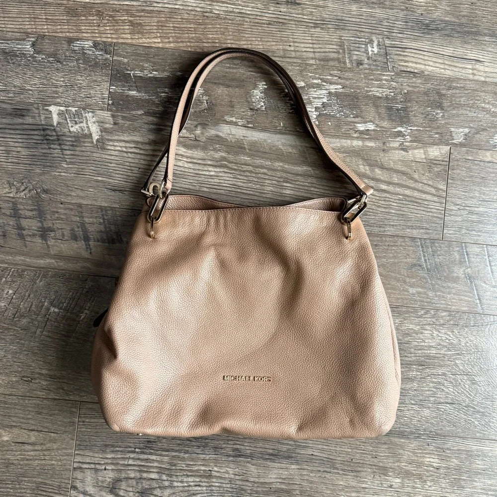Michael Kors Leighton Satchel Shoulder Bag Gold Chain Camel Pebbled Leather Chic